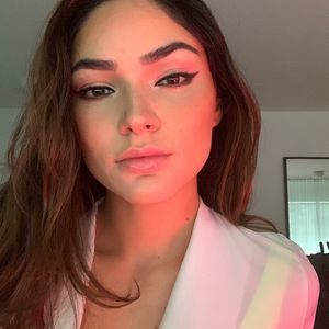 Meet your Posher, Anna c.